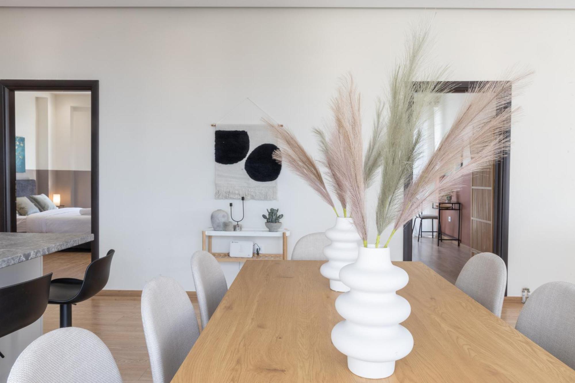 Luxurious 3-Bedroom Seaside Retreat Fully Renovated In 2025 Афины Экстерьер фото