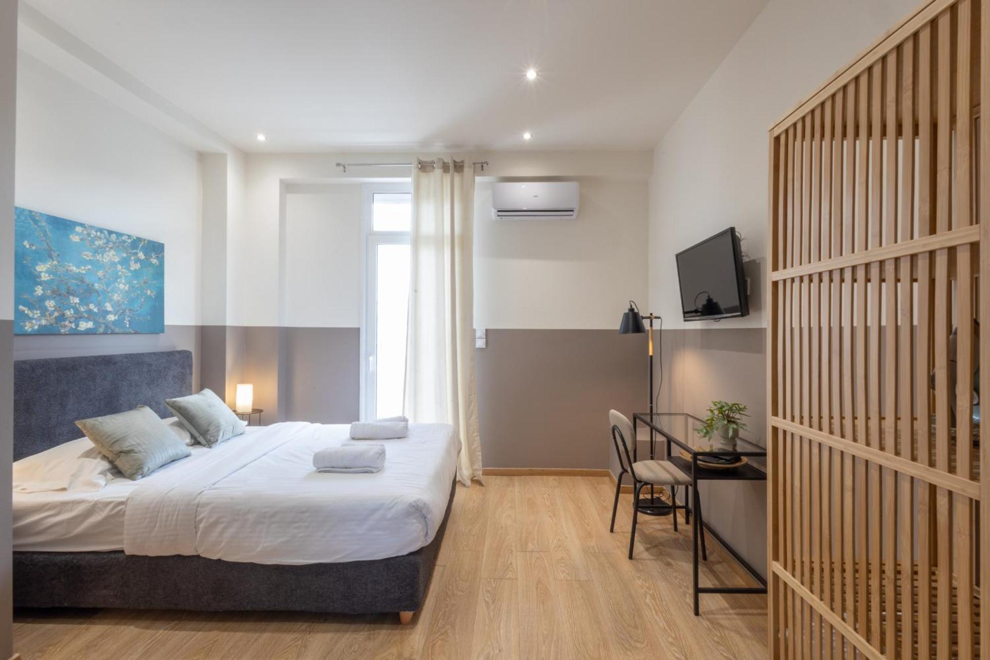Luxurious 3-Bedroom Seaside Retreat Fully Renovated In 2025 Афины Экстерьер фото